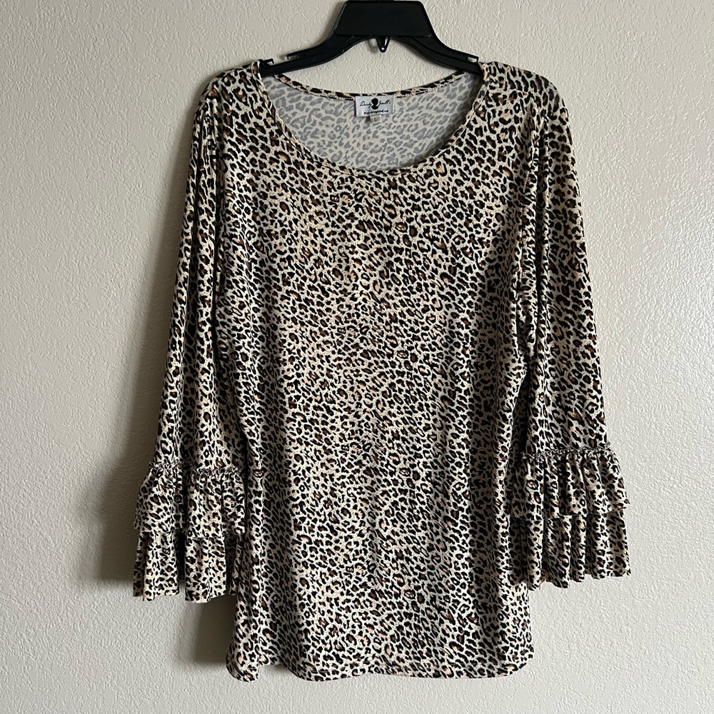 Dainty Jewell’s Layering Top